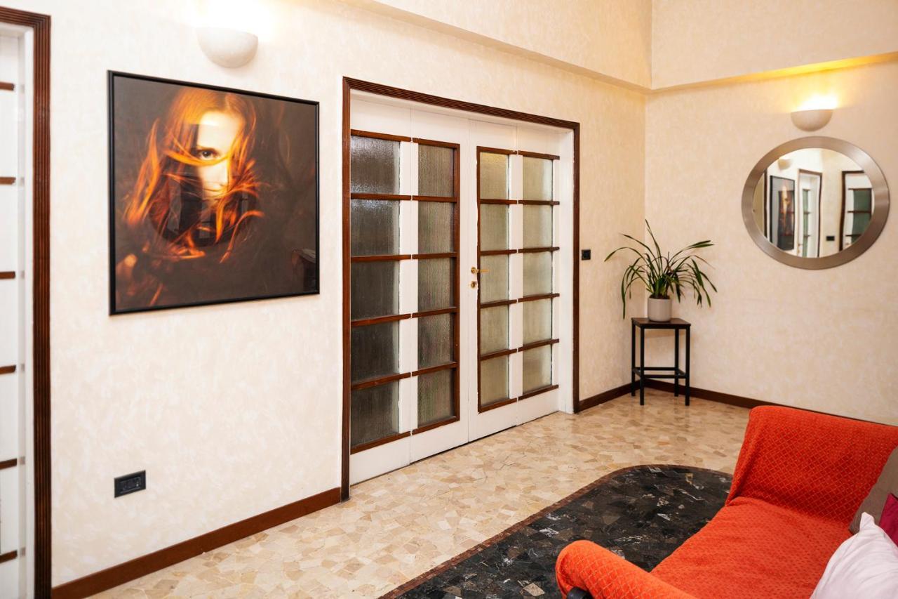 Central Apartment Милано Екстериор снимка